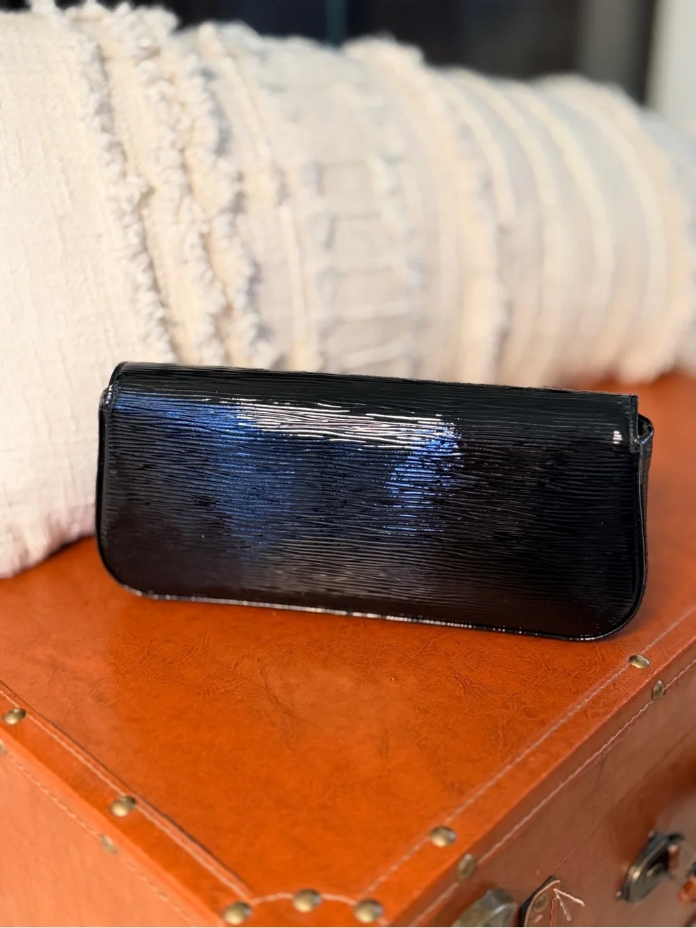 Louis Vuitton Black Patent Clutch with Silver LV Emblem - Picture 2 of 7